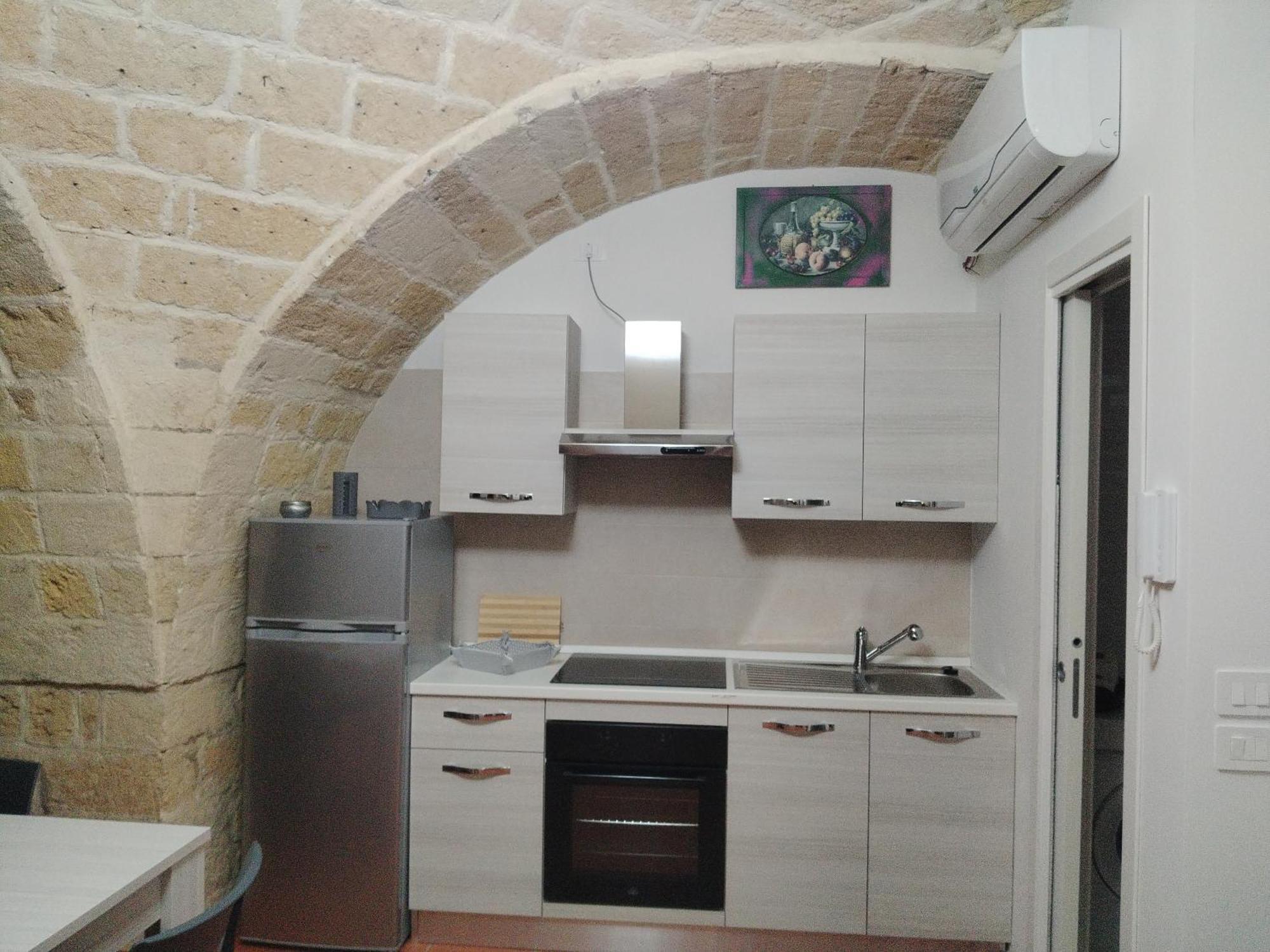 Casa Vacanza Nel Cuore Della Pietra Barletta Exterior foto